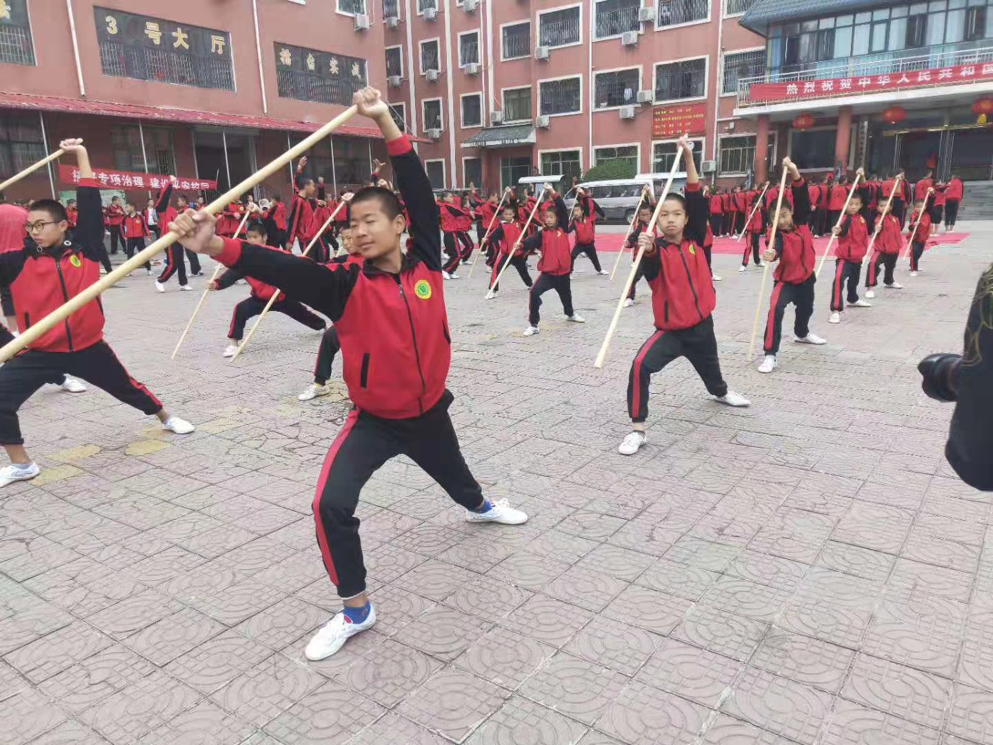 少林寺武術學校學生正在練習武術