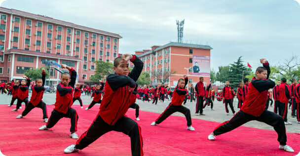 少林寺學校學生外出武術表演