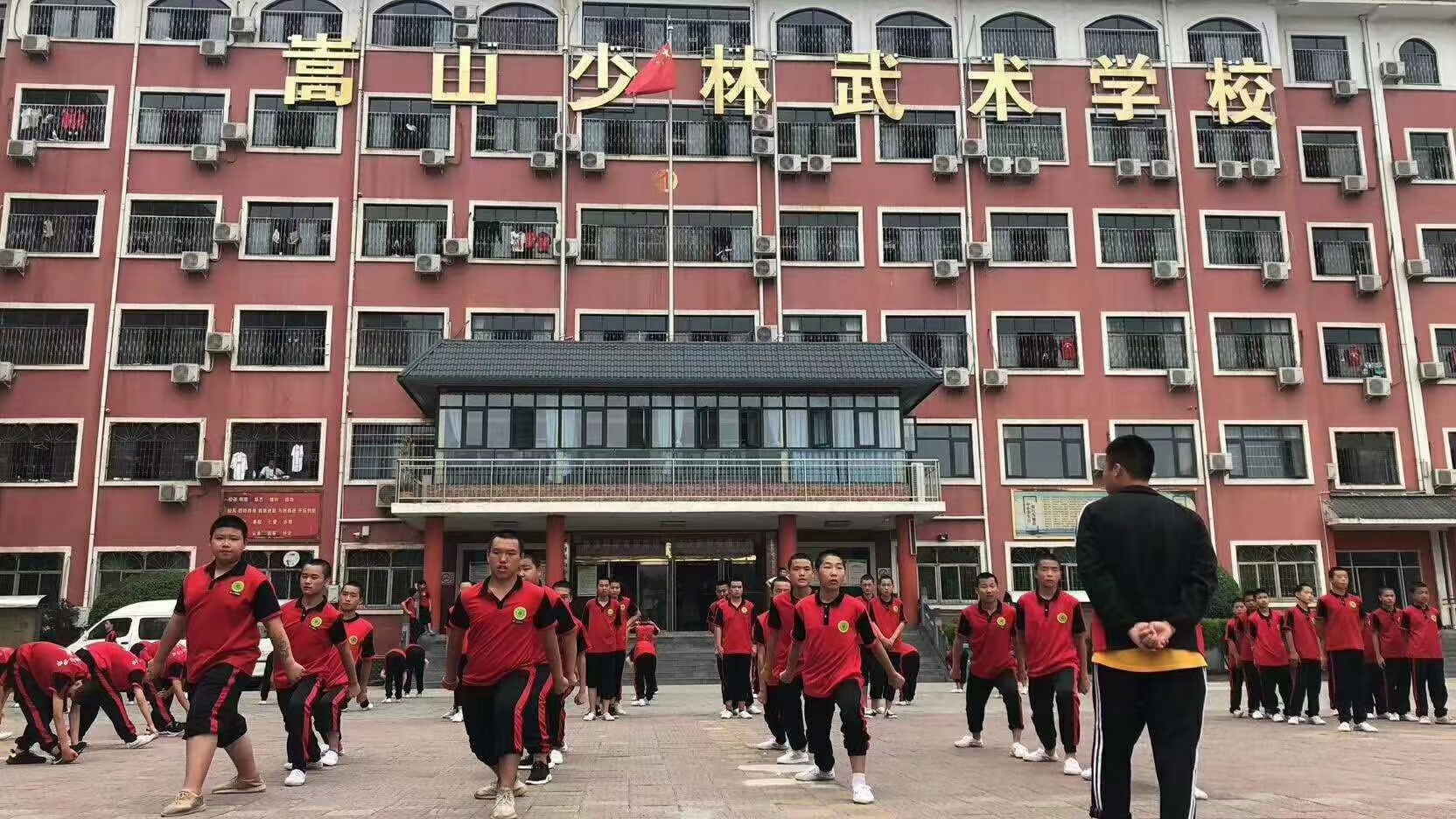 少林寺武術學校的學生參加部隊